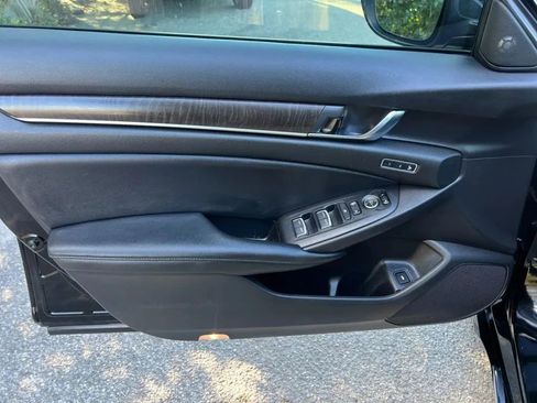 Used 2021 Honda Accord Touring image 23