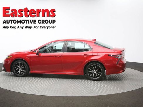 Used 2021 Toyota Camry SE w/ Cold Weather Package image 61