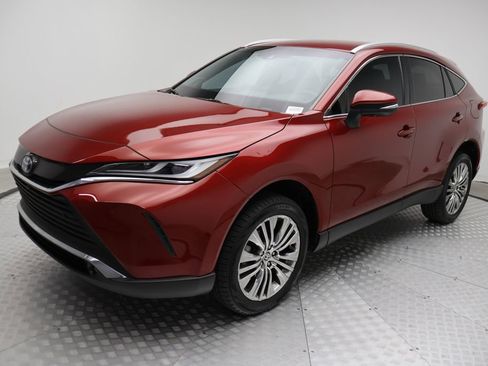 Used 2024 Toyota Venza Limited image 1