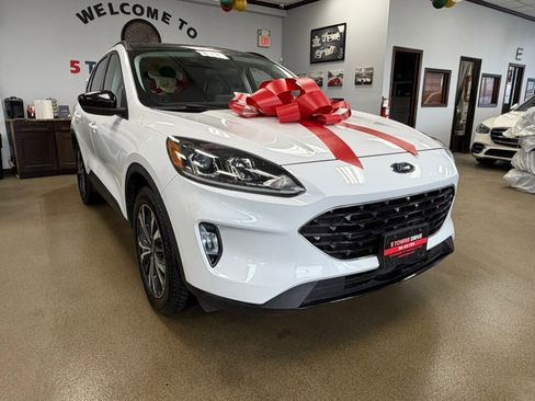 Used 2021 Ford Escape SEL w/ SEL Stealth AWD Package image 2