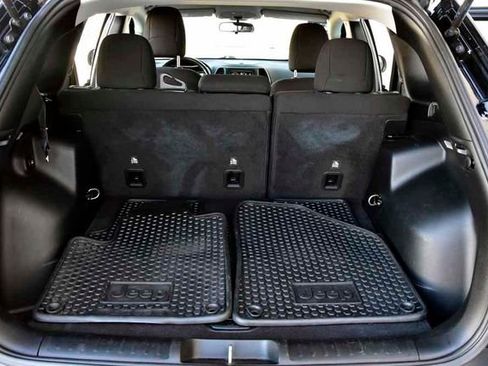 Used 2020 Jeep Cherokee Latitude w/ Cold Weather Group image 28