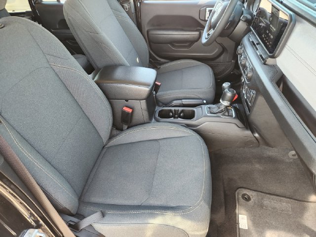 Used 2024 Jeep Wrangler Unlimited w/ Convenience Group AWD/4WD image 12