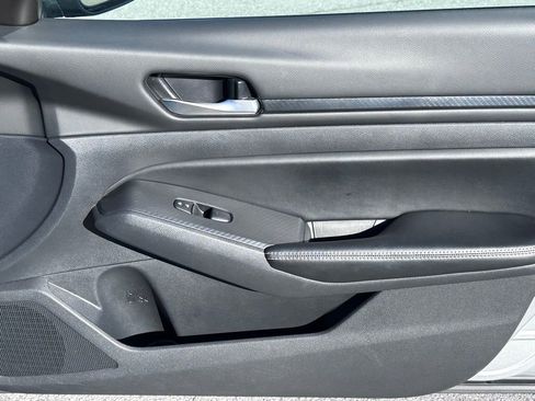 Used 2024 Nissan Altima 2.5 SV image 26