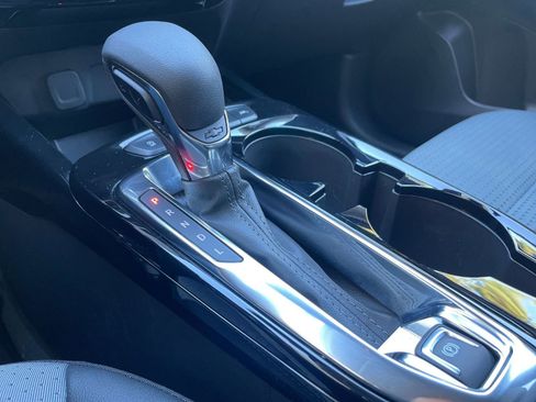 Used 2025 Chevrolet Trax LT image 41