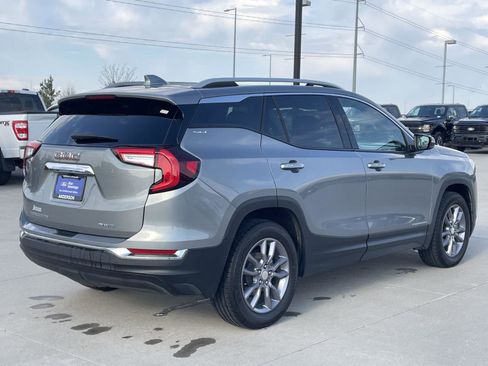 Used 2023 GMC Terrain SLT image 7
