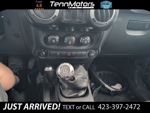 Used 2015 Jeep Wrangler Sport w/ Quick Order Package 23S AWD/4WD image 18