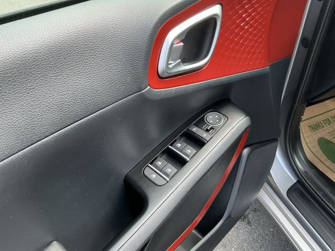 Certified 2025 Kia Soul GT-Line FWD image 14