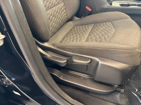 Used 2021 Chevrolet Equinox LT AWD/4WD image 22