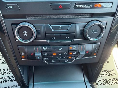 Used 2017 Ford Explorer XLT w/ Equipment Group 202A FWD image 23