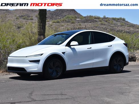 Used 2026 Tesla Model Y 2WD image 1