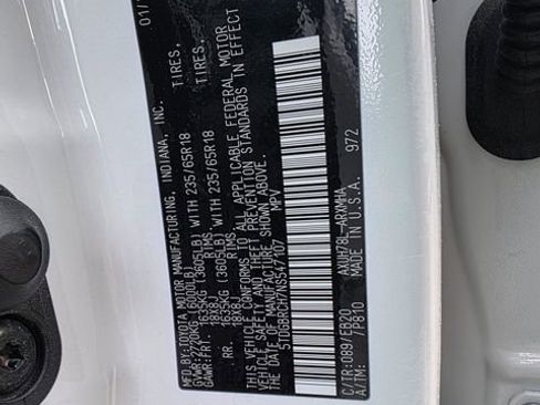 Used 2022 Toyota Highlander XLE image 28