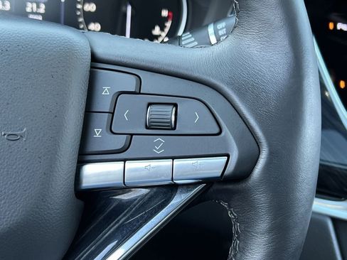 Used 2024 Cadillac XT6 Premium Luxury image 30