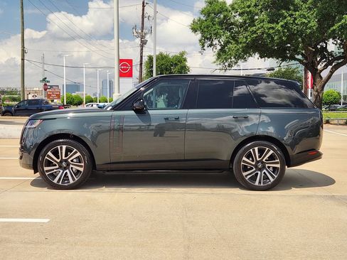 Used 2023 Land Rover Range Rover SE image 4