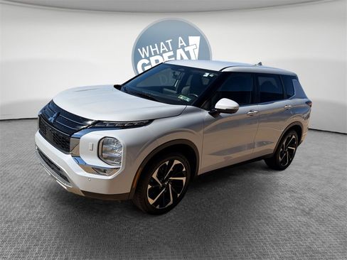 Used 2022 Mitsubishi Outlander SE image 8