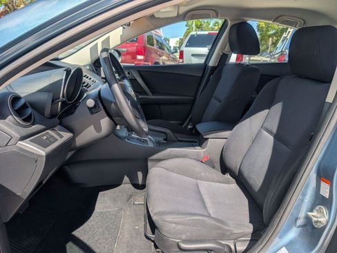 Used 2010 MAZDA MAZDA3 i Touring FWD image 9