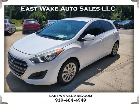 Used 2016 Hyundai Elantra GT FWD image 1