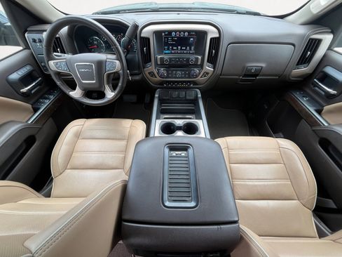 Used 2018 GMC Sierra 1500 Denali RWD image 3