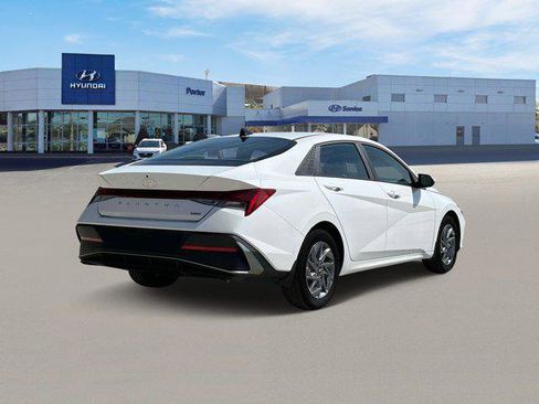 New 2025 Hyundai Elantra SEL image 7