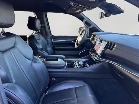 Used 2022 Jeep Wagoneer Series I image 12