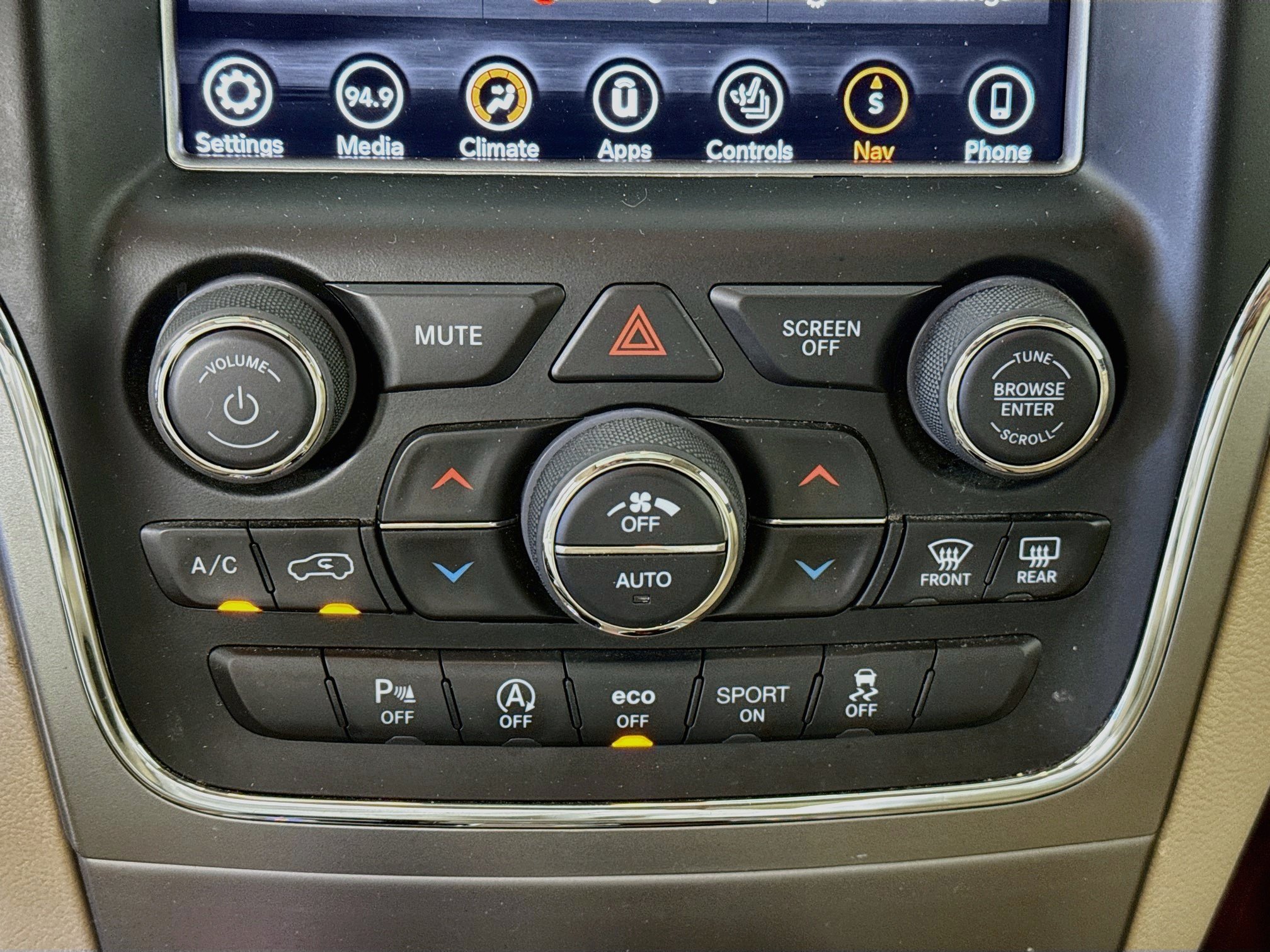 Used 2018 Jeep Grand Cherokee Limited AWD/4WD image 16