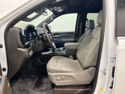 Used 2022 GMC Sierra 1500 SLT w/ SLT Premium Plus Package image 8