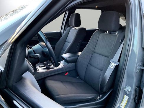 Used 2019 Jeep Grand Cherokee Laredo image 21