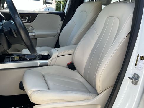 Used 2023 Mercedes-Benz GLB 250 4MATIC image 18