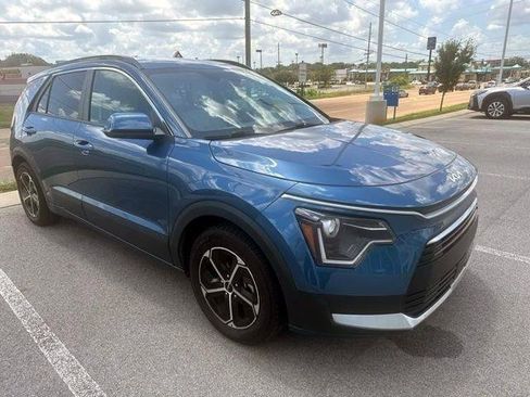Used 2023 Kia Niro EX FWD image 7