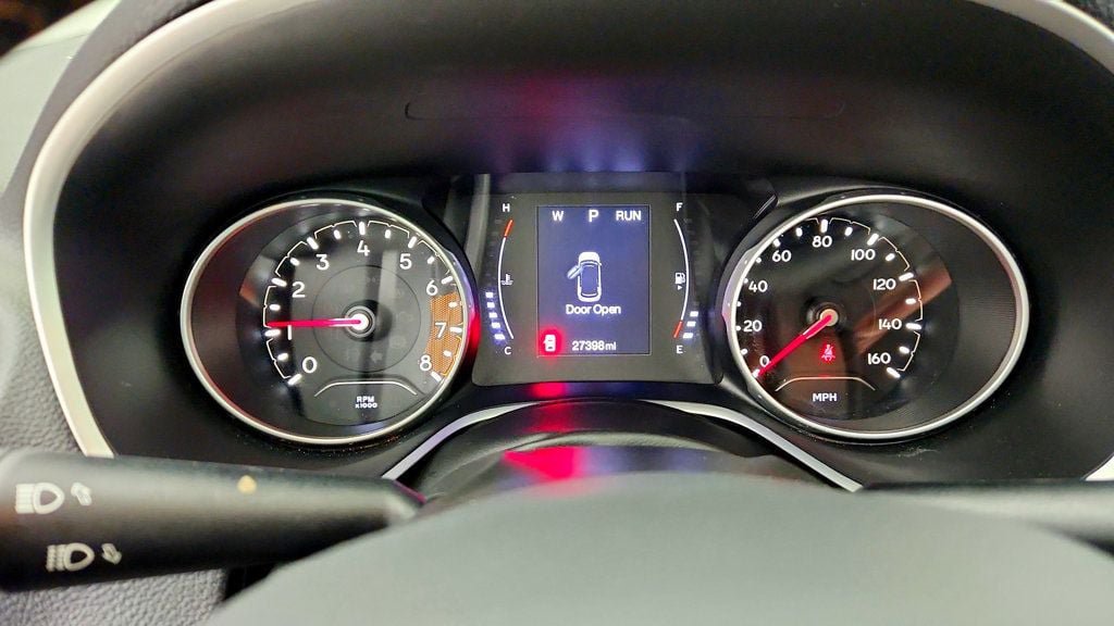 Used 2019 Jeep Compass Latitude FWD image 14