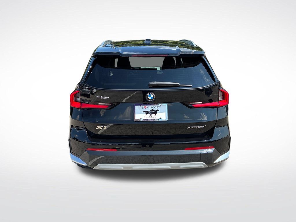 New 2027 BMW X1 xDrive28i AWD/4WD image 4