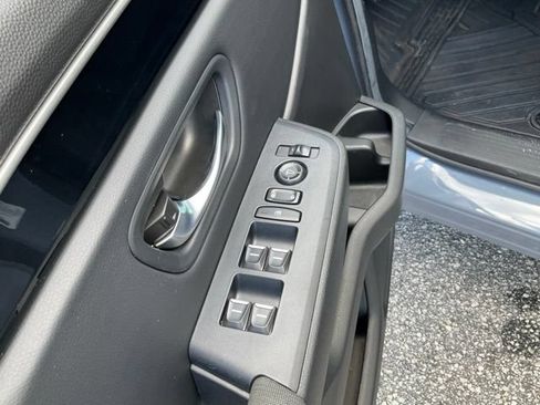 Used 2025 Honda Pilot Sport image 8