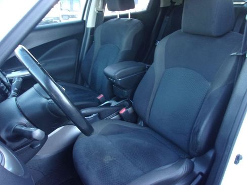 Used 2015 Nissan Juke SV w/ Technology Package FWD image 9