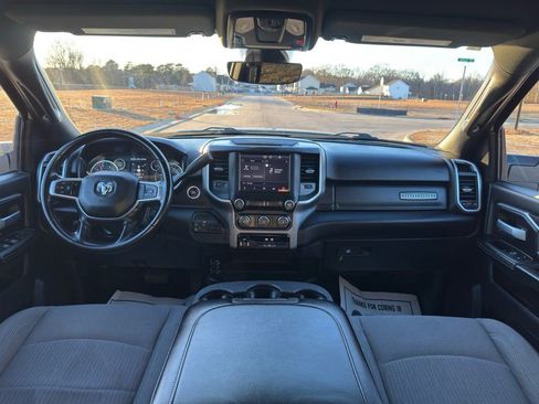 Used 2024 RAM 2500 Big Horn AWD/4WD image 31