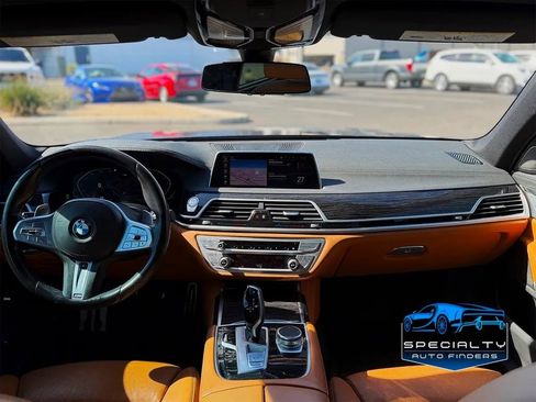 Used 2021 BMW 740i w/ M Sport Package RWD image 15
