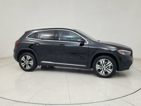 Used 2025 Mercedes-Benz GLA 250 image 12