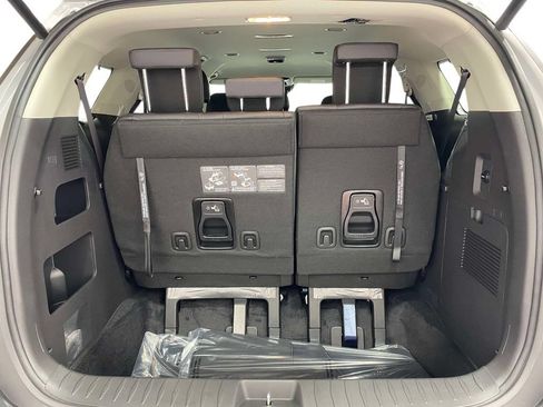 New 2026 Kia Carnival EX FWD image 9