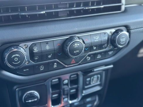 New 2026 Jeep Gladiator Mojave image 15