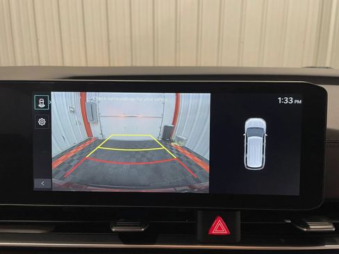 Used 2025 Kia Carnival EX FWD image 30