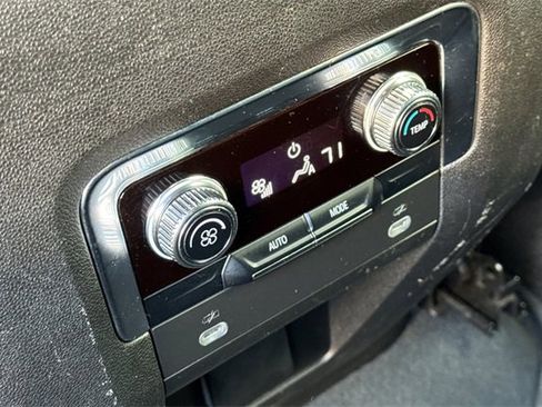 Used 2023 GMC Yukon SLT image 41