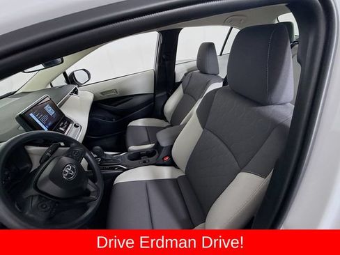 Certified 2025 Toyota Corolla LE FWD image 5
