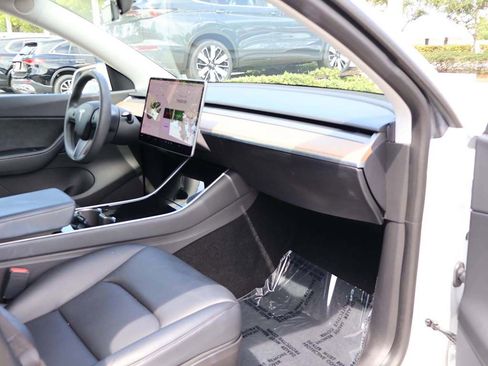 Used 2021 Tesla Model Y Long Range AWD/4WD image 37
