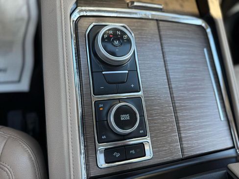 Used 2022 Ford Expedition Max Limited AWD/4WD image 18