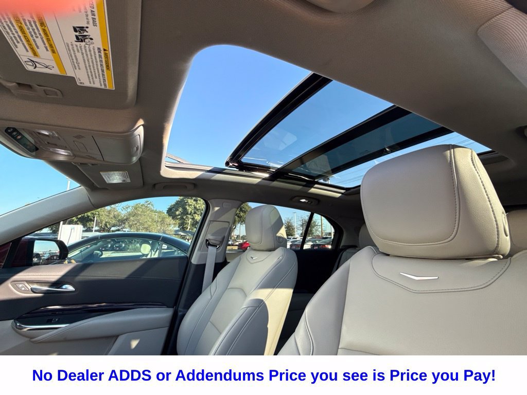 Used 2023 Cadillac XT4 Luxury w/ Cold Weather Package FWD image 14