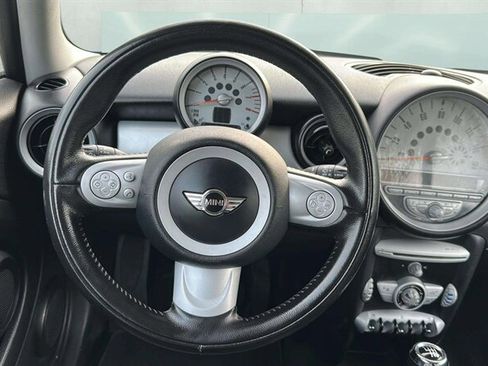 Used 2010 MINI Cooper Hardtop FWD image 11