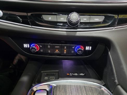 Used 2024 Buick Enclave Avenir w/ Avenir Technology Package image 24