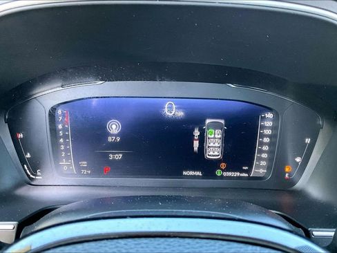 Used 2023 Honda Pilot Elite image 12