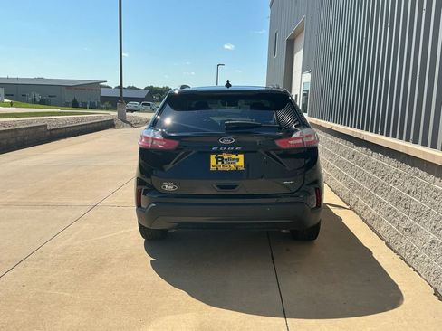 Used 2023 Ford Edge SEL w/ Sport Appearance Package AWD/4WD image 5