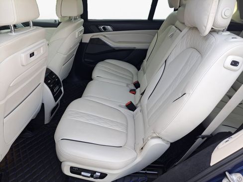Used 2020 BMW X7 xDrive40i w/ Premium Package AWD/4WD image 11