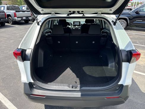 Used 2025 Toyota RAV4 XLE AWD/4WD image 23