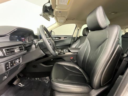 Certified 2023 Lincoln Nautilus FWD image 16